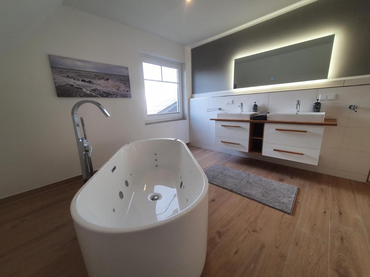 Ferienhaus Meerblick Пельворм Экстерьер фото
